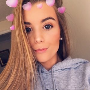 Meet your Posher, Caroline